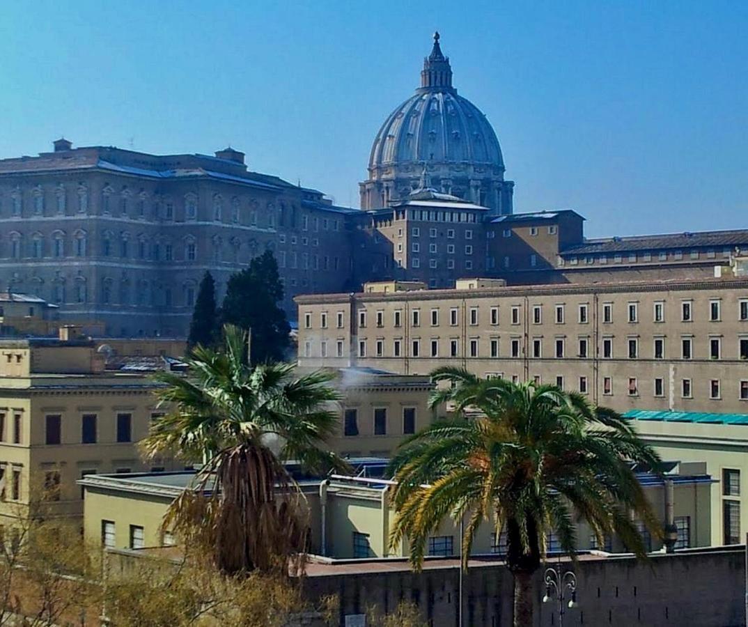 U@Vatican - Suites Centrali E Vicine Alla Metro Рим Номер фото